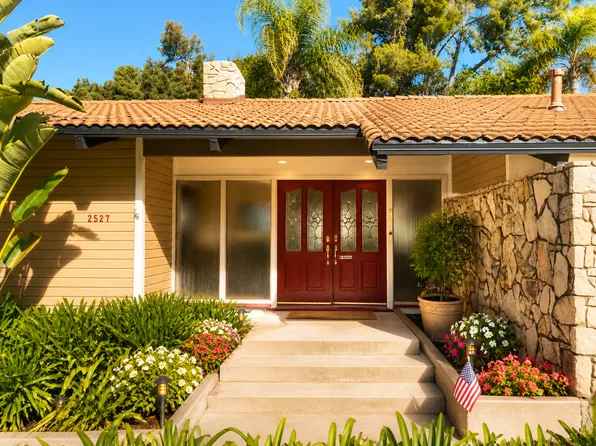 2527 Country Club Dr, Glendora, CA 91741