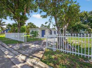 1181 W 32nd St, Riviera Beach, FL 33404