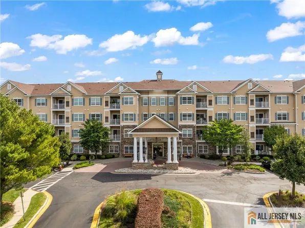 540 Cranbury Rd APT 230, East Brunswick, NJ 08816
