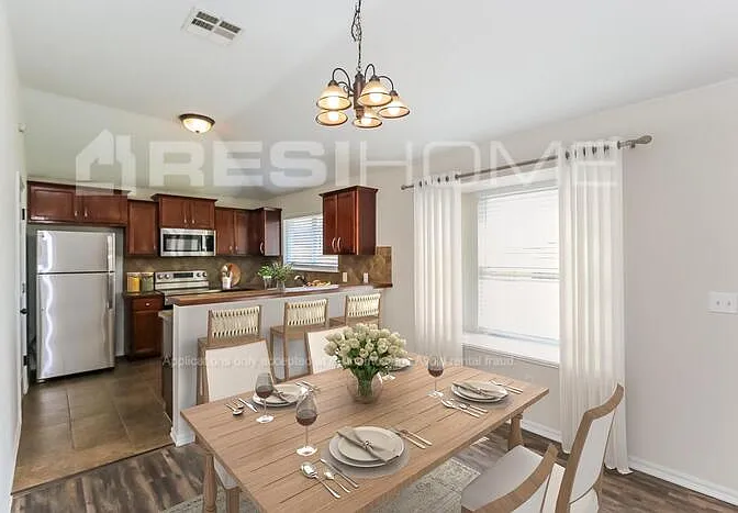 441 Hidden Creek Way — Photo 3