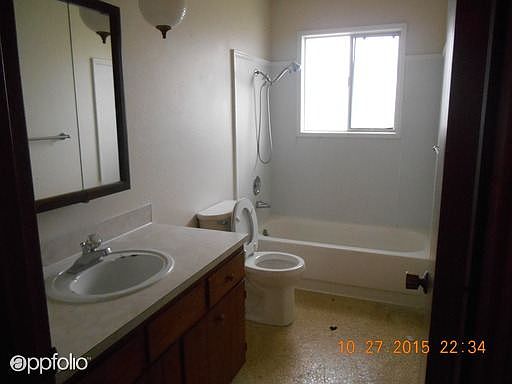 5th image of 217 Broadmoor St NW