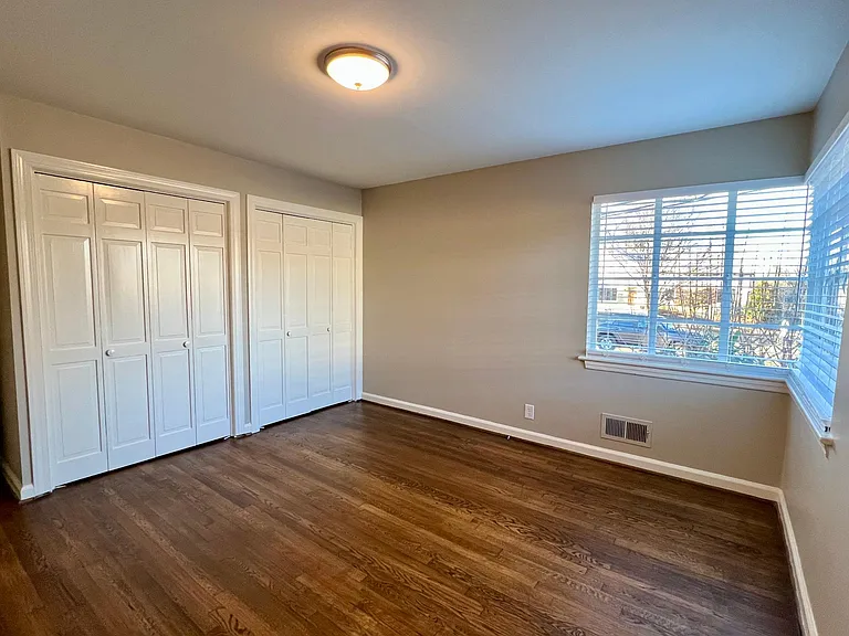 3209 Ridgely Dr — Photo 9