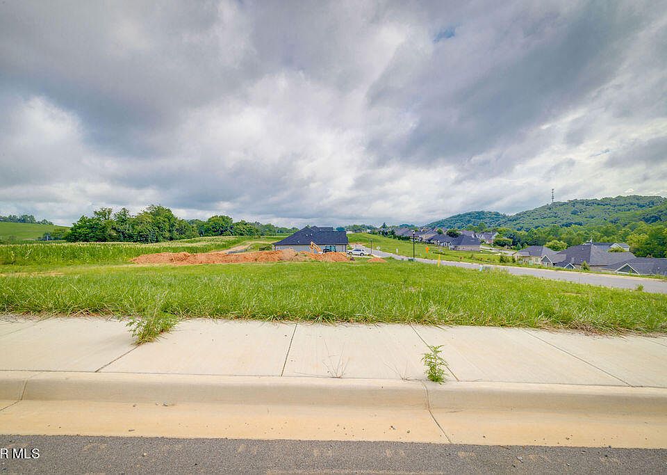 1st image of 828 Dolen Pl