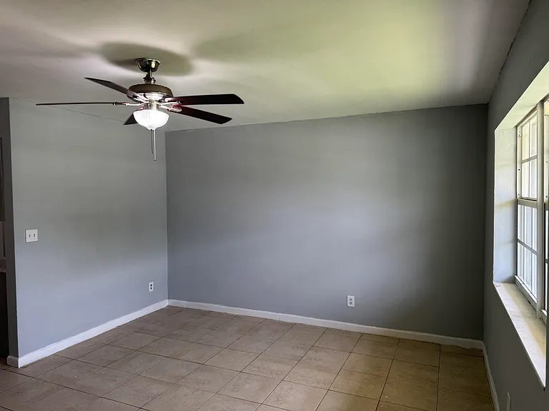 1740 SW 70th Way — Photo 5