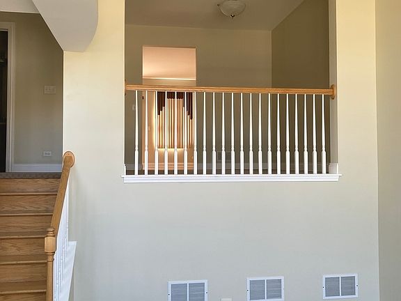 4th image of 7945 W 92nd St