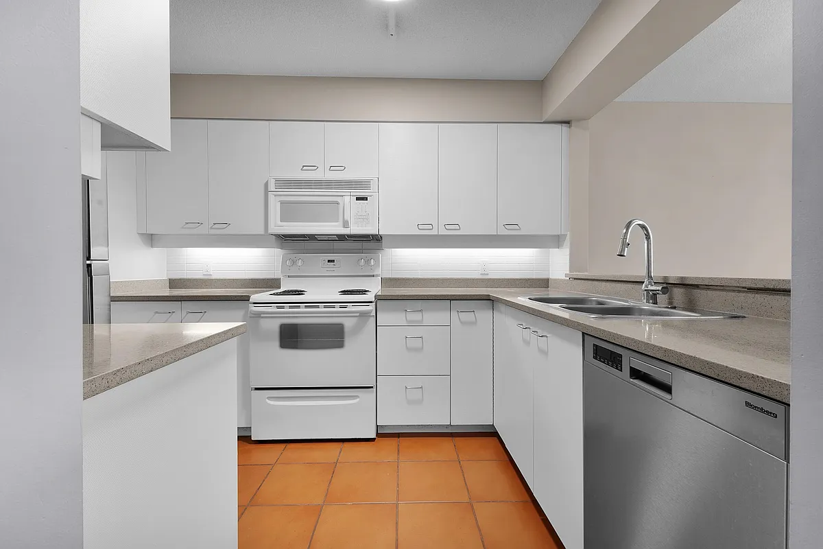 Building Photo - 7380 Elmbridge Way #911