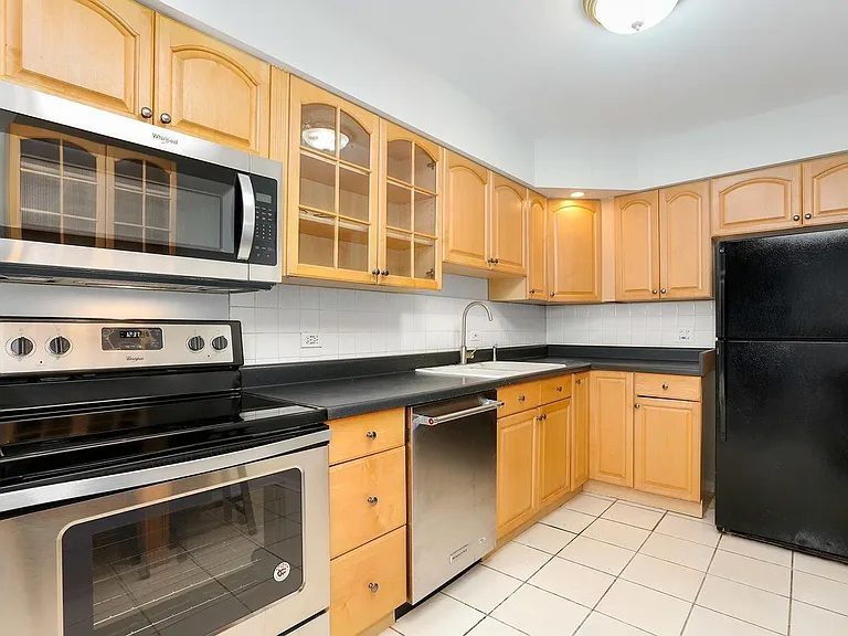 1234 Elmwood Ave #4F — Photo 14