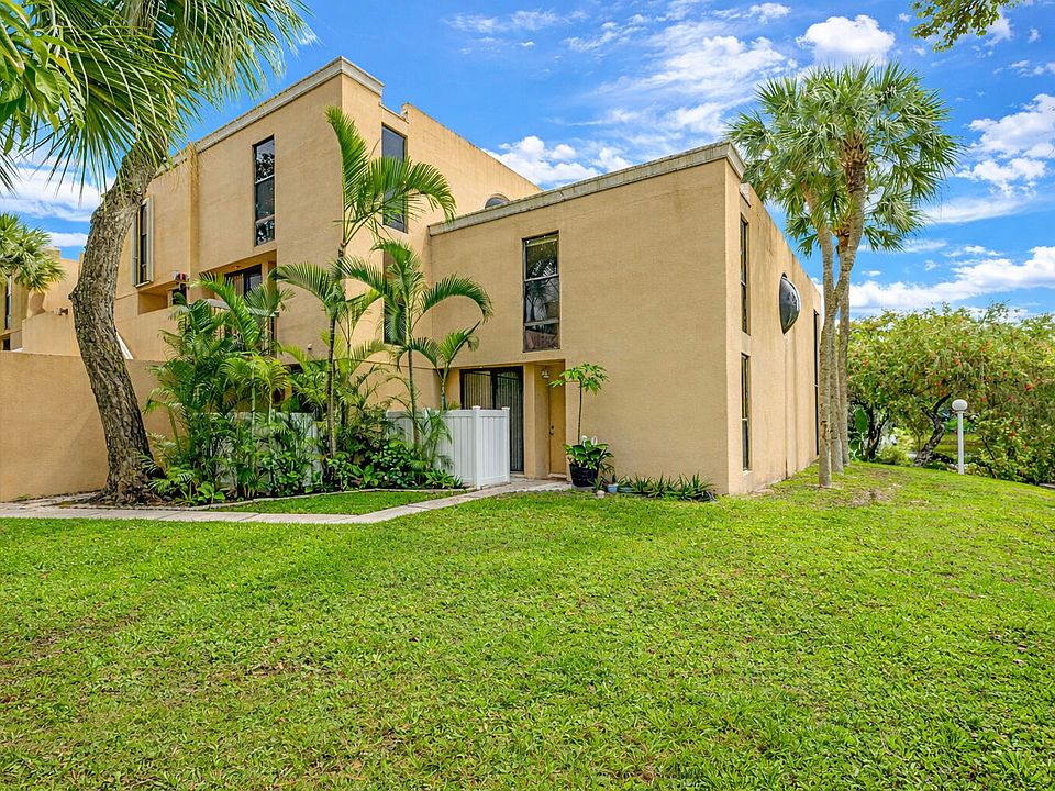 1st image of 2941 SW 87th Avenue #407