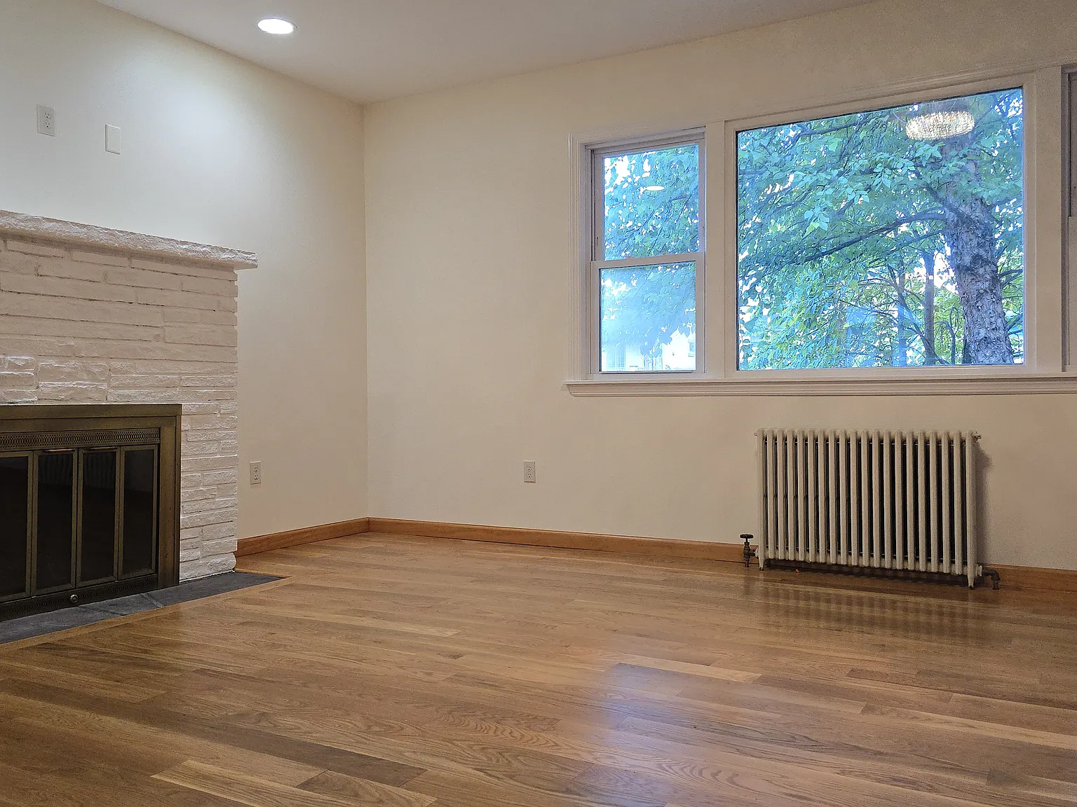 2 bed, 1372 sqft, $3,500 — Photo 1