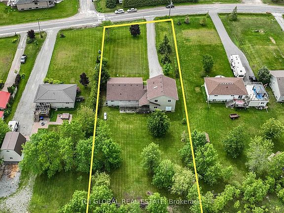4th image of 3872 Edgehill Rd