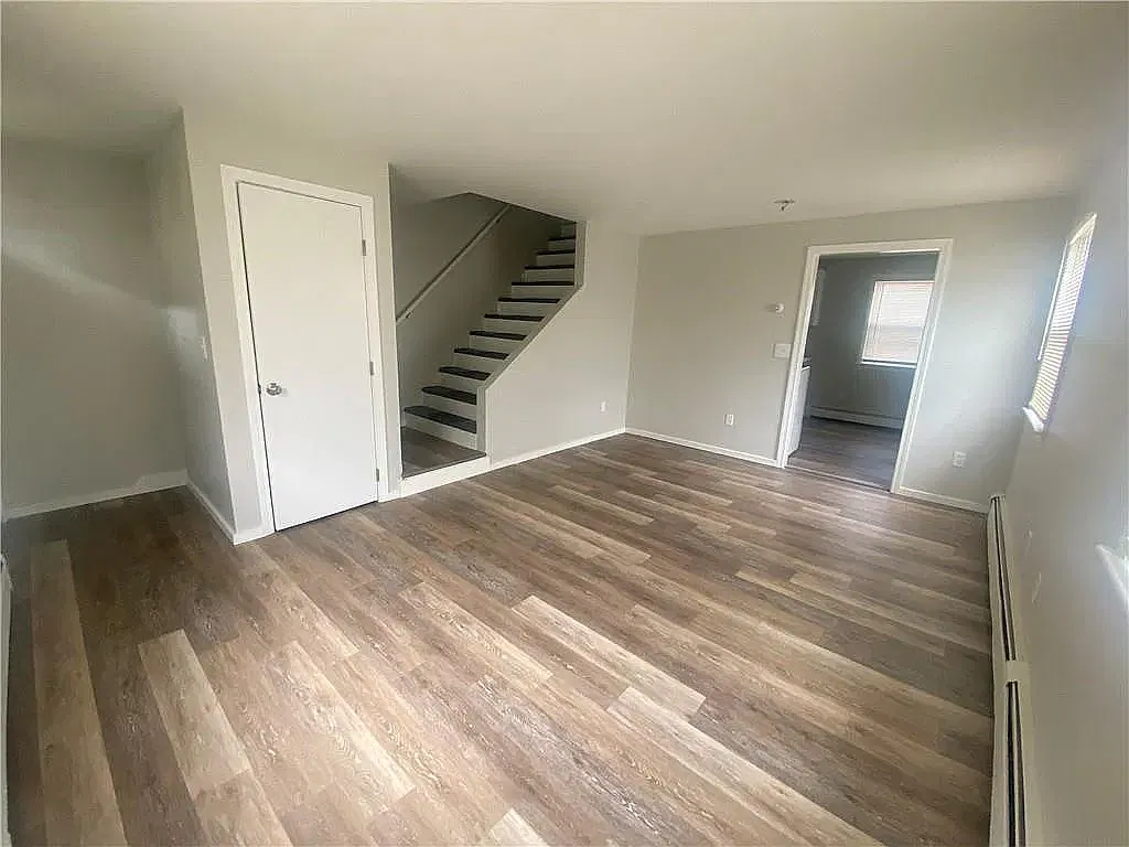 2 bed, $2,100 — Photo 4