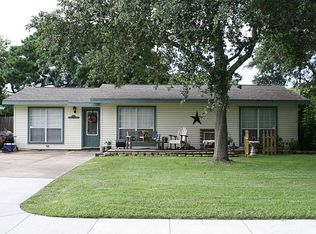 404 20th Ave N, Texas City, TX 77590