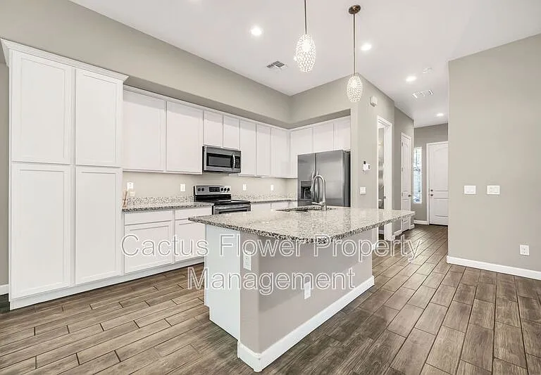 3067 N 33rd Pl — Photo 16