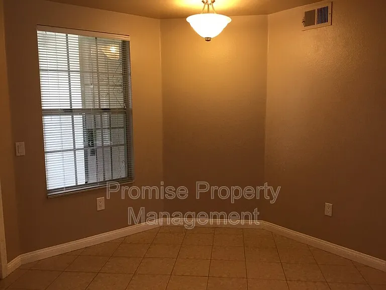 5247 Hubbert St — Photo 4