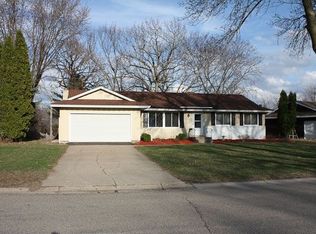 365 Walnut Ln, Apple Valley, MN 55124