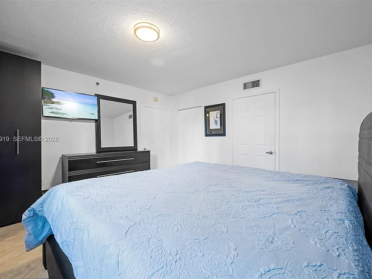 8888 Collins Ave #105 — Photo 6