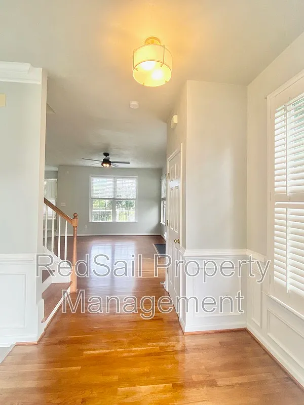 4 bed, 3.0 bath, 2315 sqft, $2,695 — Photo 2