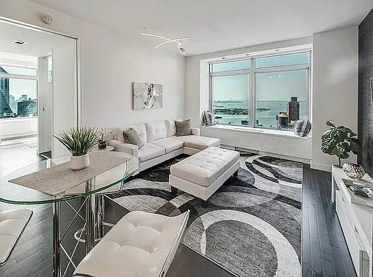 Rented by SERHANT. | media 2