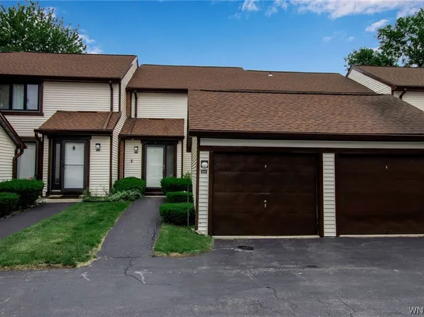 504 Charlesgate Cir, East Amherst, NY 14051