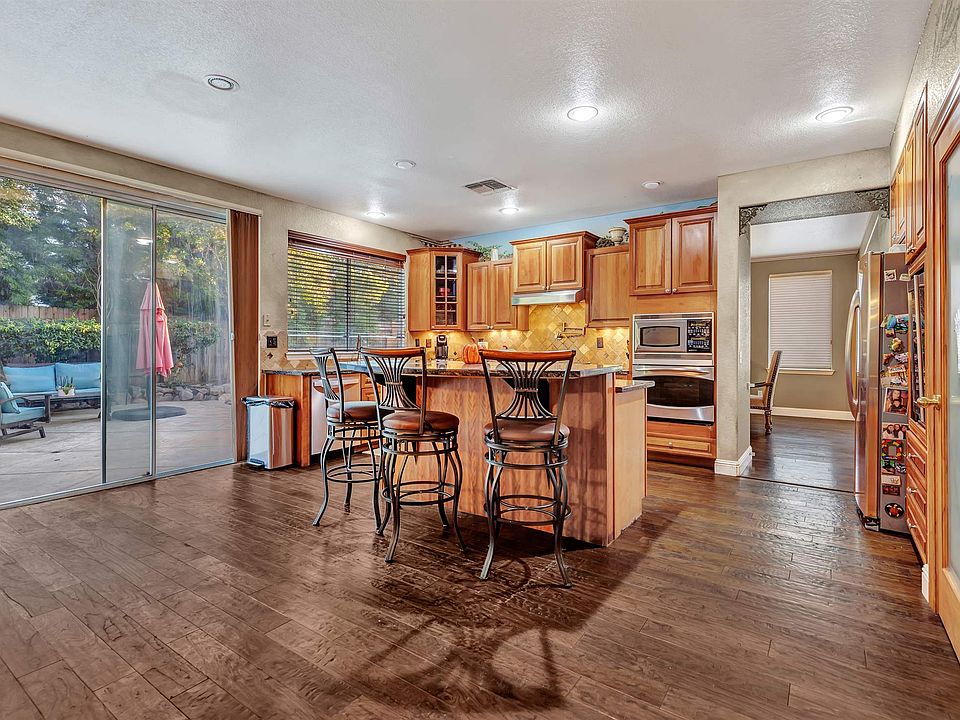 1st image of 854 Fernbrook Ct