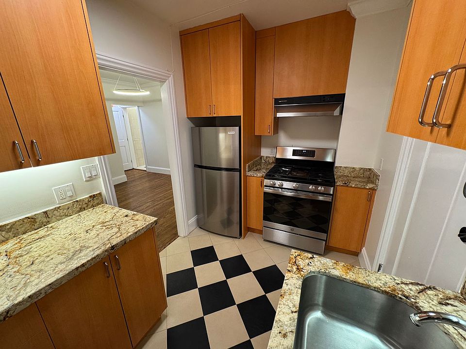 1st image of 1100 Jackson St #4