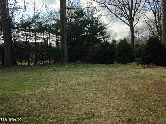 2nd image of 4013 Pinedale Dr