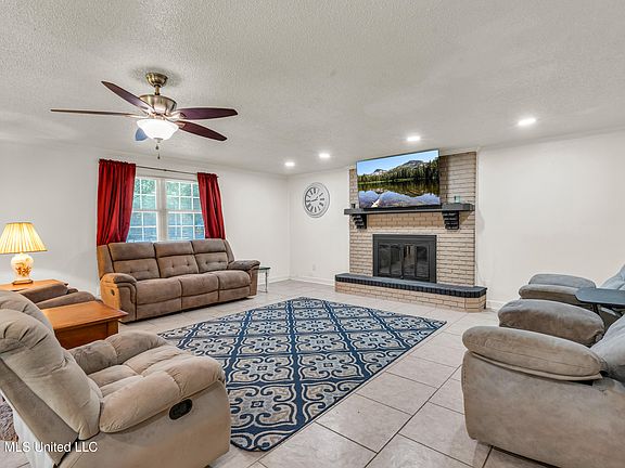 5th image of 6005 Cypress Dr