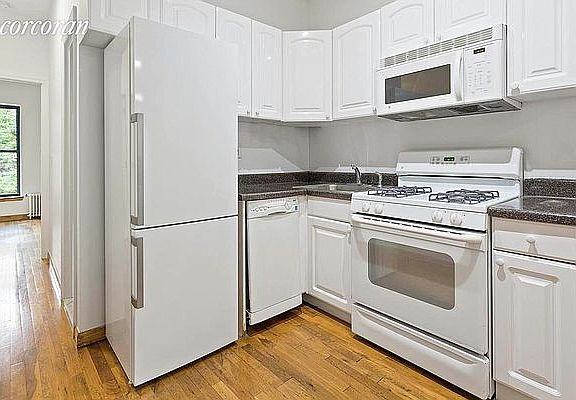 5th image of 319 E 92nd St APT 5