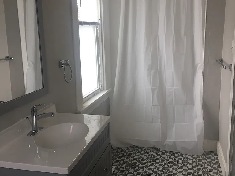 211 Sterling St — Photo 5