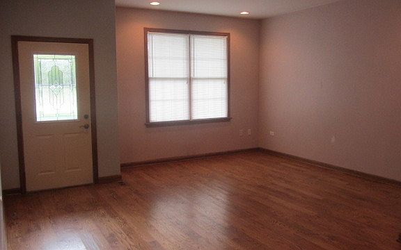 2nd image of 902 N Ardmore Ave