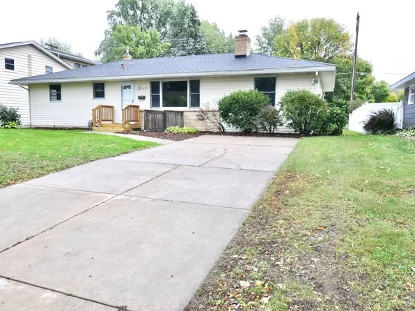 915 Fuller St S, Shakopee, MN 55379