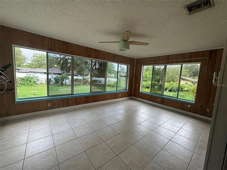1079 Seminole St — Photo 3
