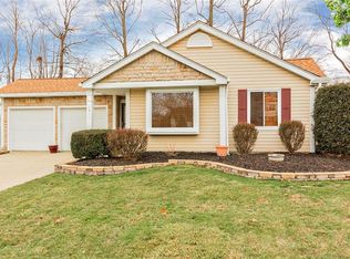 5911 Springwood Dr, Mentor On The Lake, OH 44060