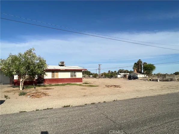 8010 Luxor Ave, Niland, CA 92257