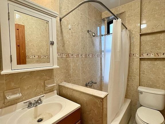 3rd image of 3106 38th St APT 10