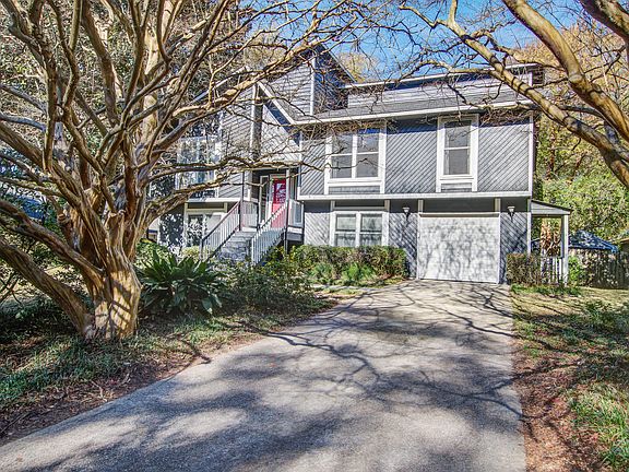 3rd image of 8 Brockman Dr