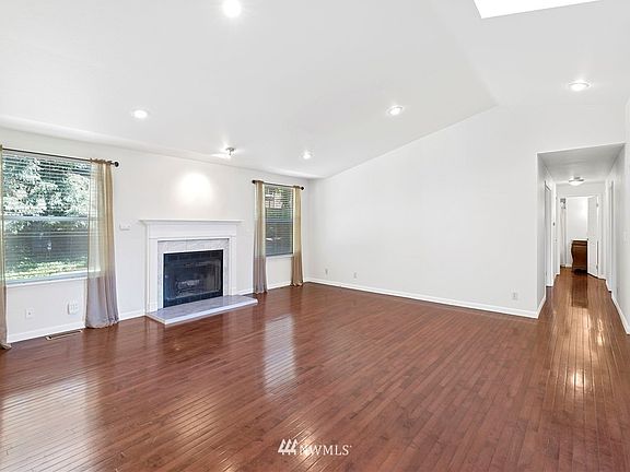 3rd image of 1360 NW Bartlett Court