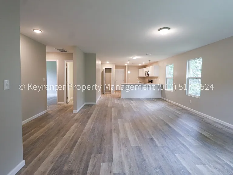 43 S Toledo Ave — Photo 5