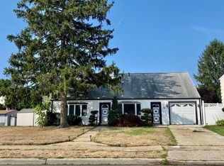 86 Wolcott Rd, Levittown, NY 11756