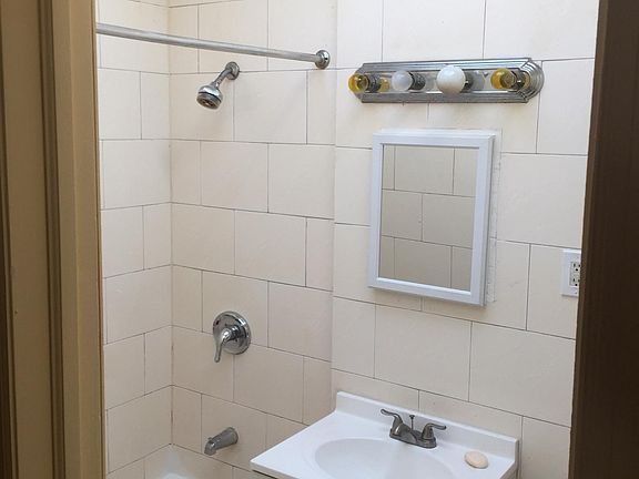4th image of 1225 Manor Ave #2H
