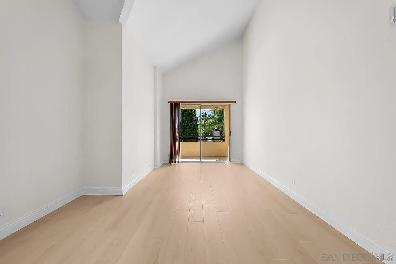 2 bed, 2.0 bath, 1080 sqft, $3,400 — Photo 4