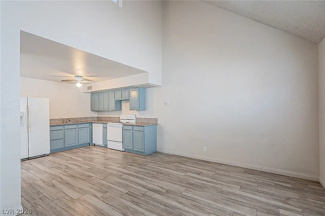 1 bed, 1.0 bath, 3844 sqft, $1,250 — Photo 3