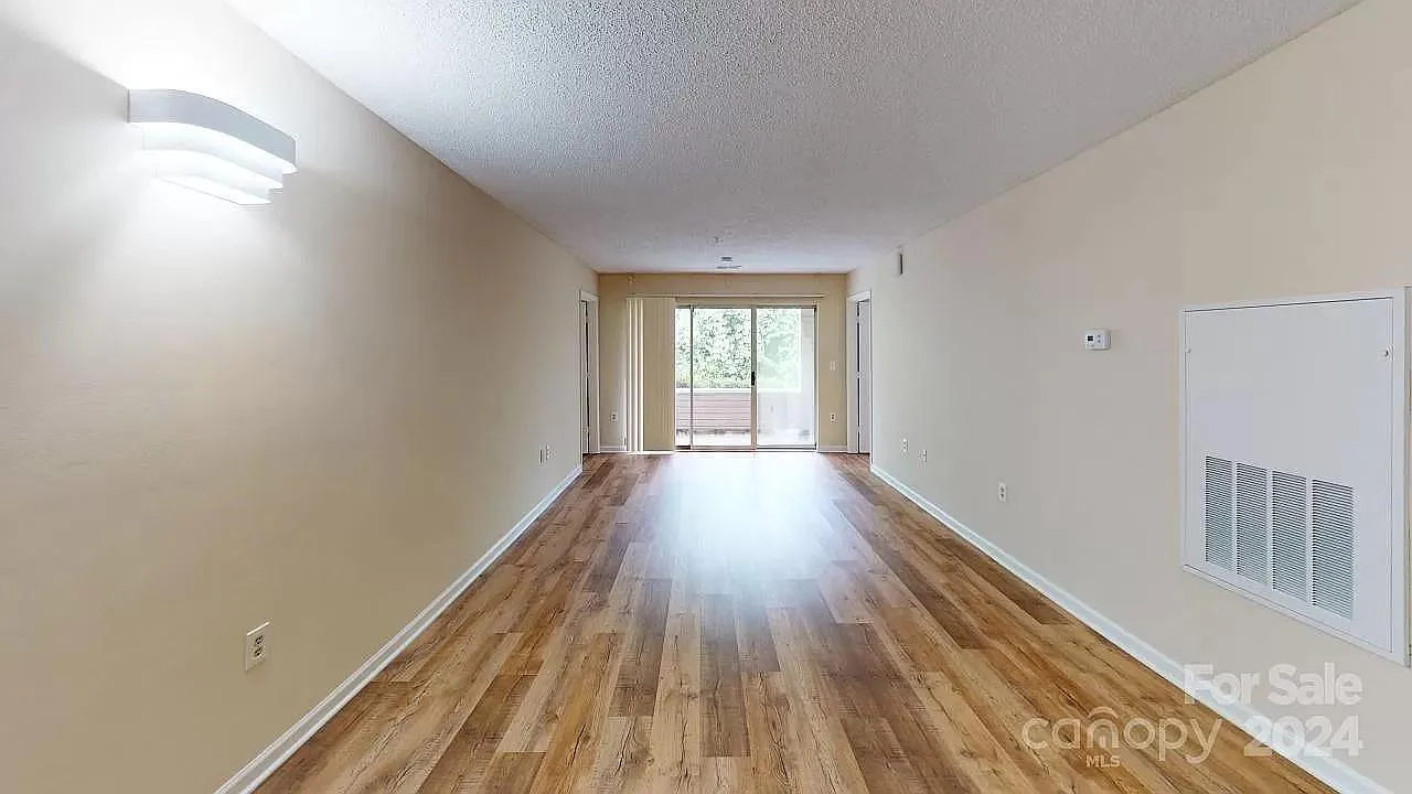 4 bed, 1250 sqft, $625 — Photo 4