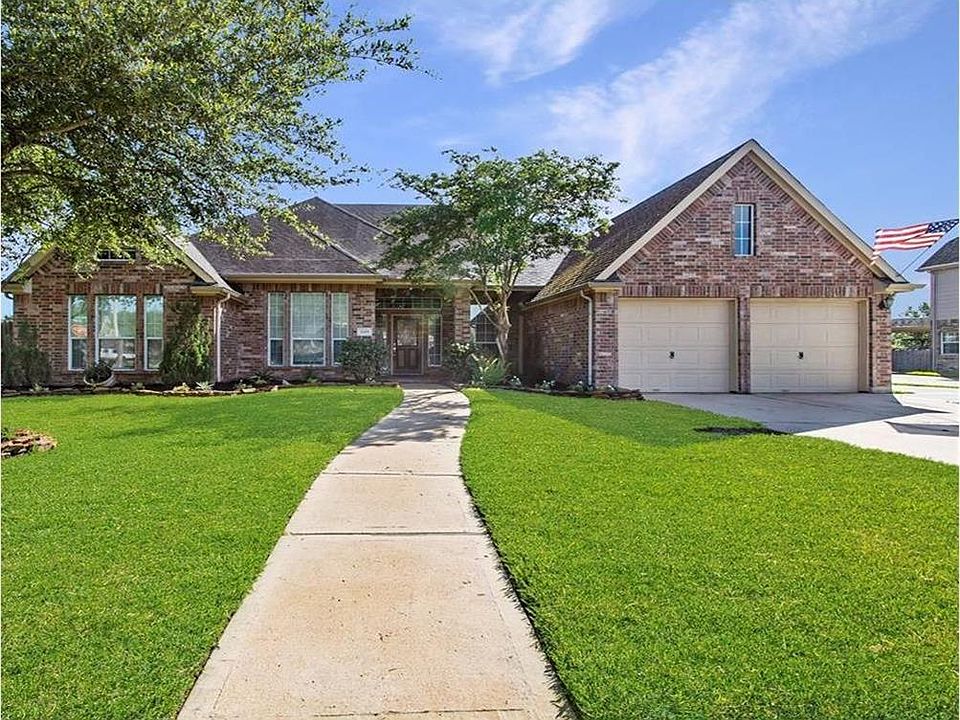 1st image of 2001 Parkview Dr