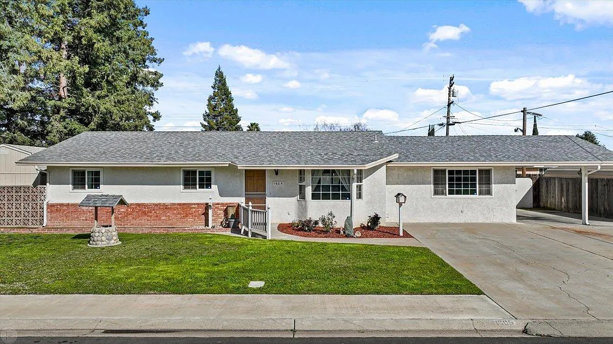 1605 Colin Ln photo 1