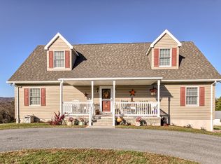 176 W Lake Dr, Carlisle, PA 17015