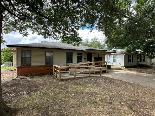 818 E Summit St, Sherman, TX 75090