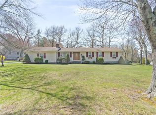2 Jane Ln, Bristol, RI 02809