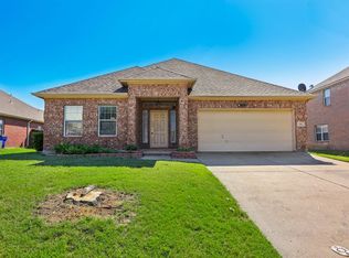 708 Bowie Ln, Mansfield, TX 76063