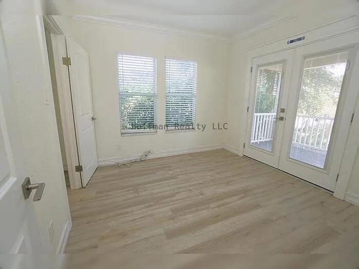 2511 W Fig St — Photo 6